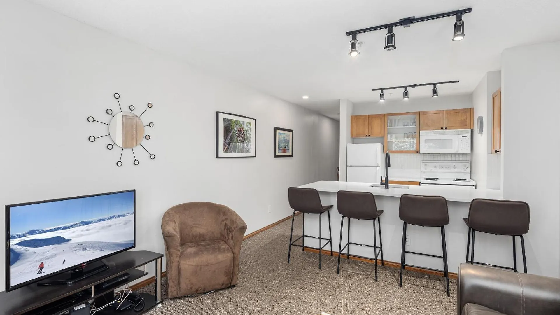 Glaciers Reach By Allseason Vacation Rentals Whistler Canada