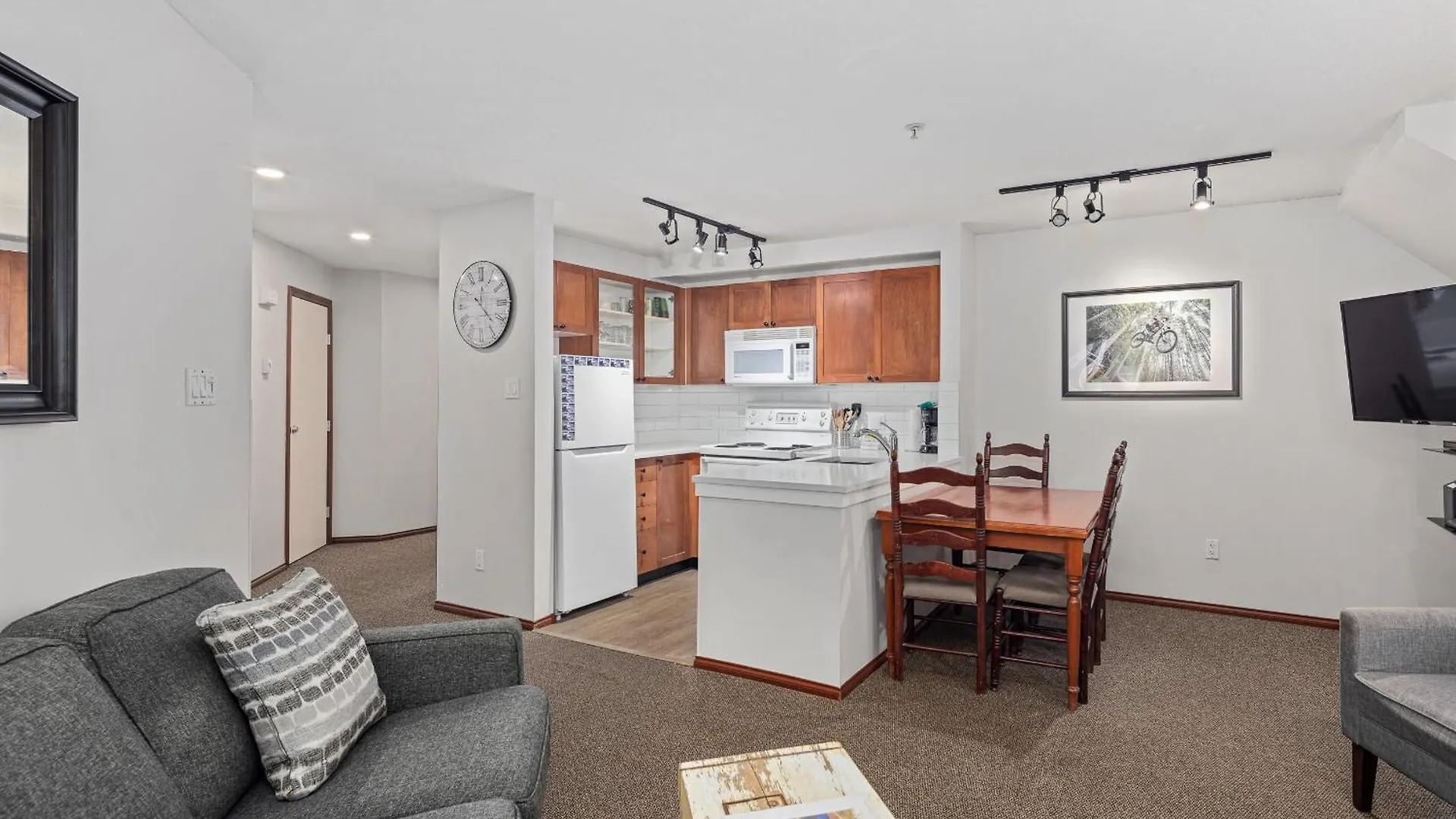 Glaciers Reach By Allseason Vacation Rentals Whistler 0*,  Canada